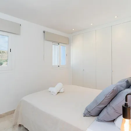 Paraiso Pueblo Luxurious Penthouse 360º Sea Views - 2603 *